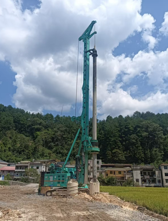 逆势而上，上海金泰大型旋挖钻机凭实力破局基建寒冬